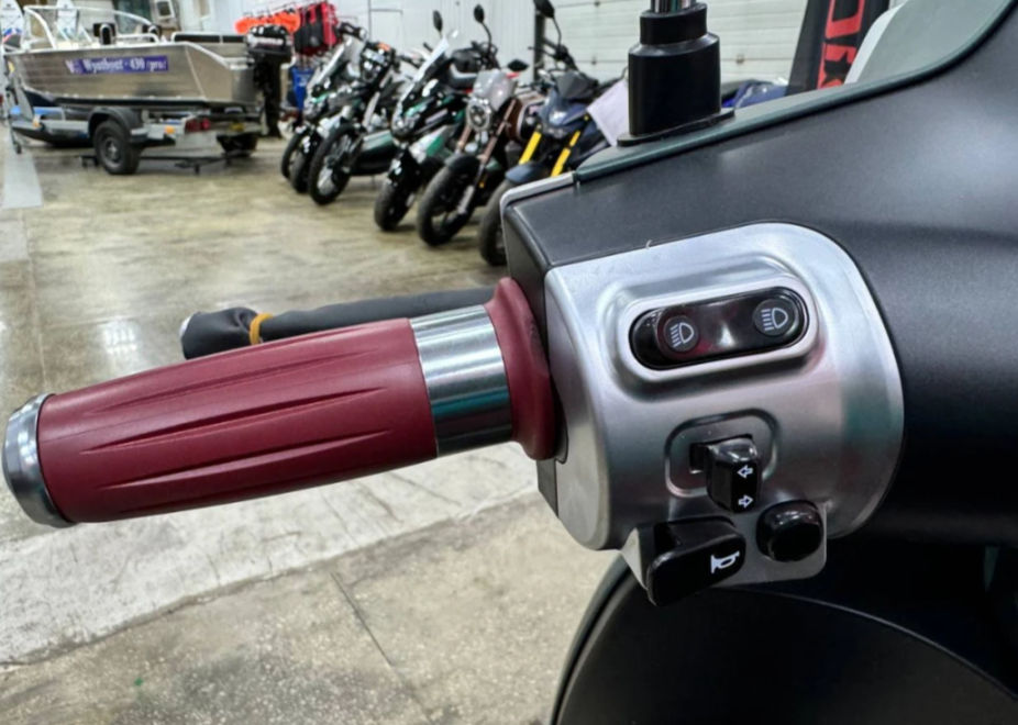 Скутер PROMAX Miami 240 (49) в Ангарске