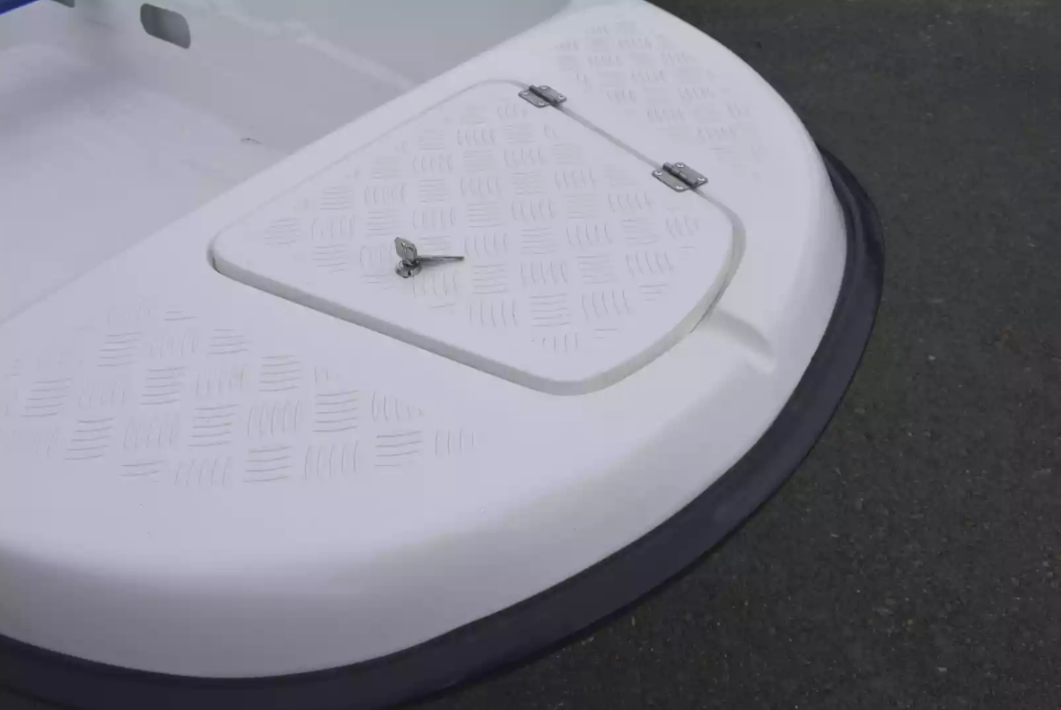 Стеклопластиковая лодка Пингвин New (тримаран) в Ангарске