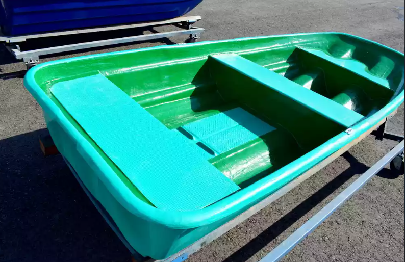 Стеклопластиковая лодка Старт (тримаран) в Ангарске