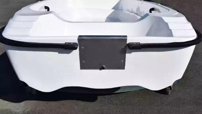 Стеклопластиковая лодка Пингвин (тримаран) в Ангарске