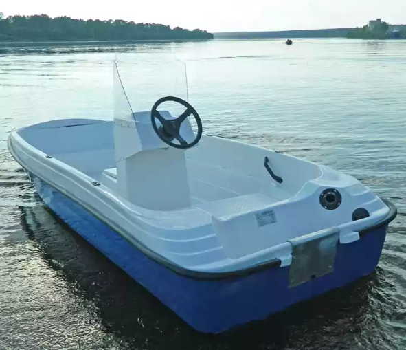 Стеклопластиковая лодка Пингвин с консолью (тримаран) в Ангарске