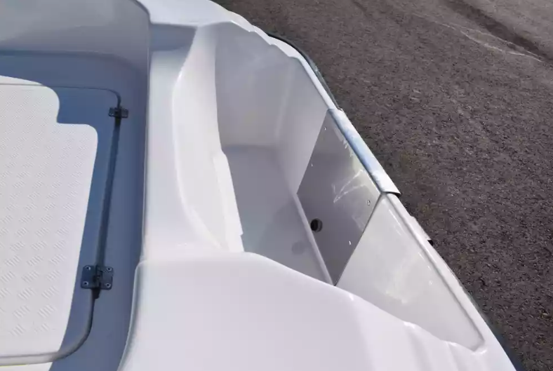 Стеклопластиковая лодка Пингвин (тримаран) в Ангарске