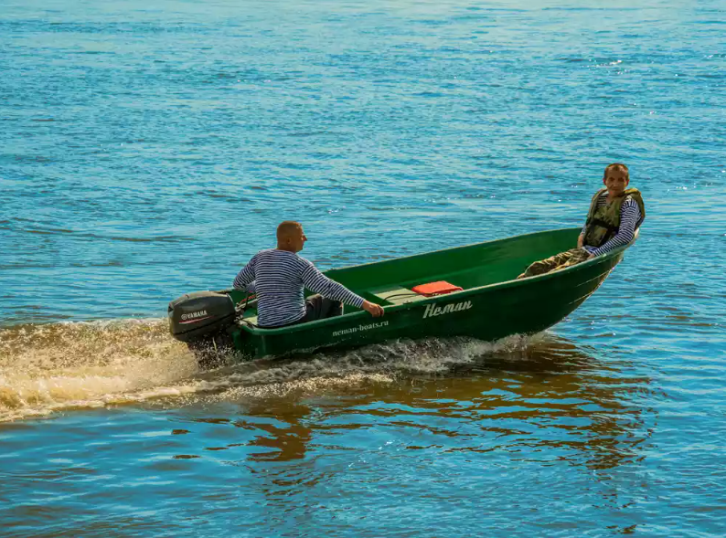 Стеклопластиковая лодка Neman-340 (тримаран) в Ангарске