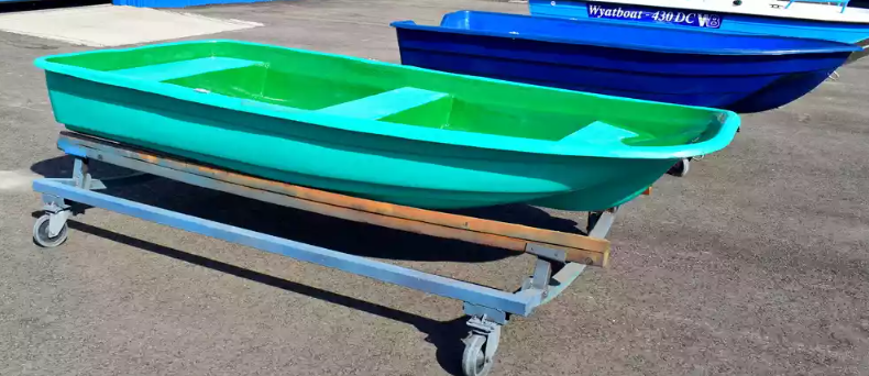 Стеклопластиковая лодка Старт (тримаран) в Ангарске