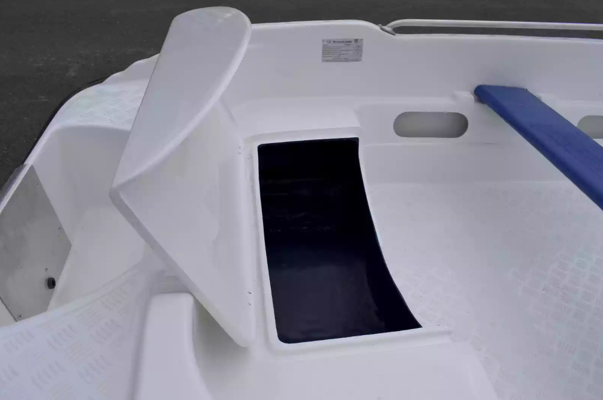 Стеклопластиковая лодка Пингвин New (тримаран) в Ангарске