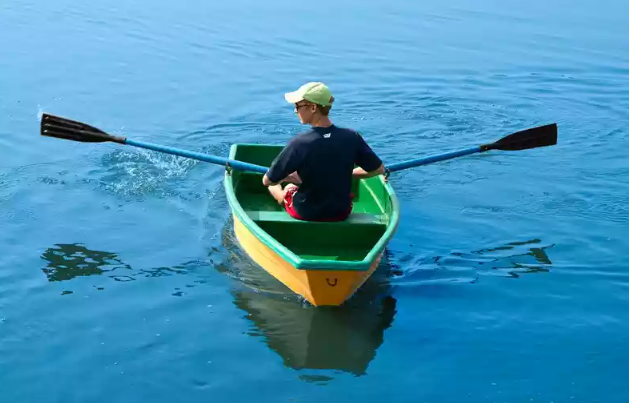 Стеклопластиковая лодка Малютка в Ангарске