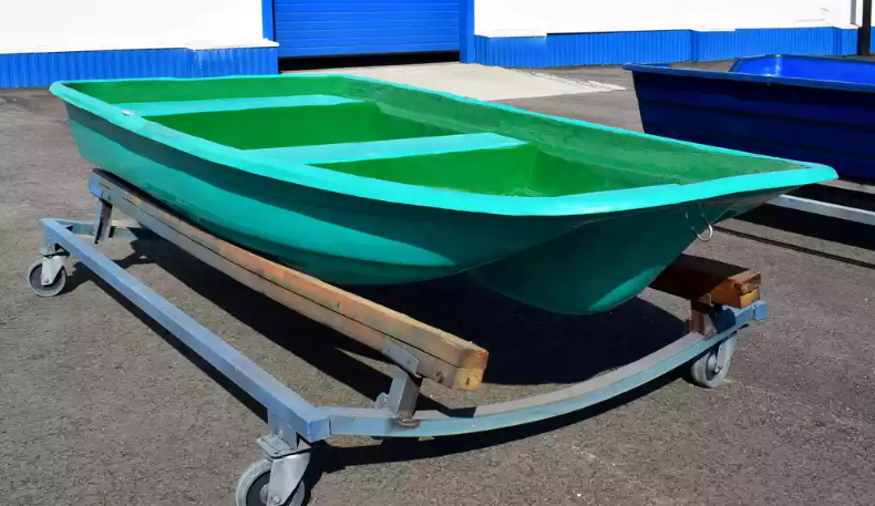 Стеклопластиковая лодка Старт (тримаран) в Ангарске