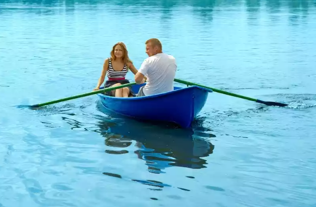 Стеклопластиковая лодка Дельфин в Ангарске