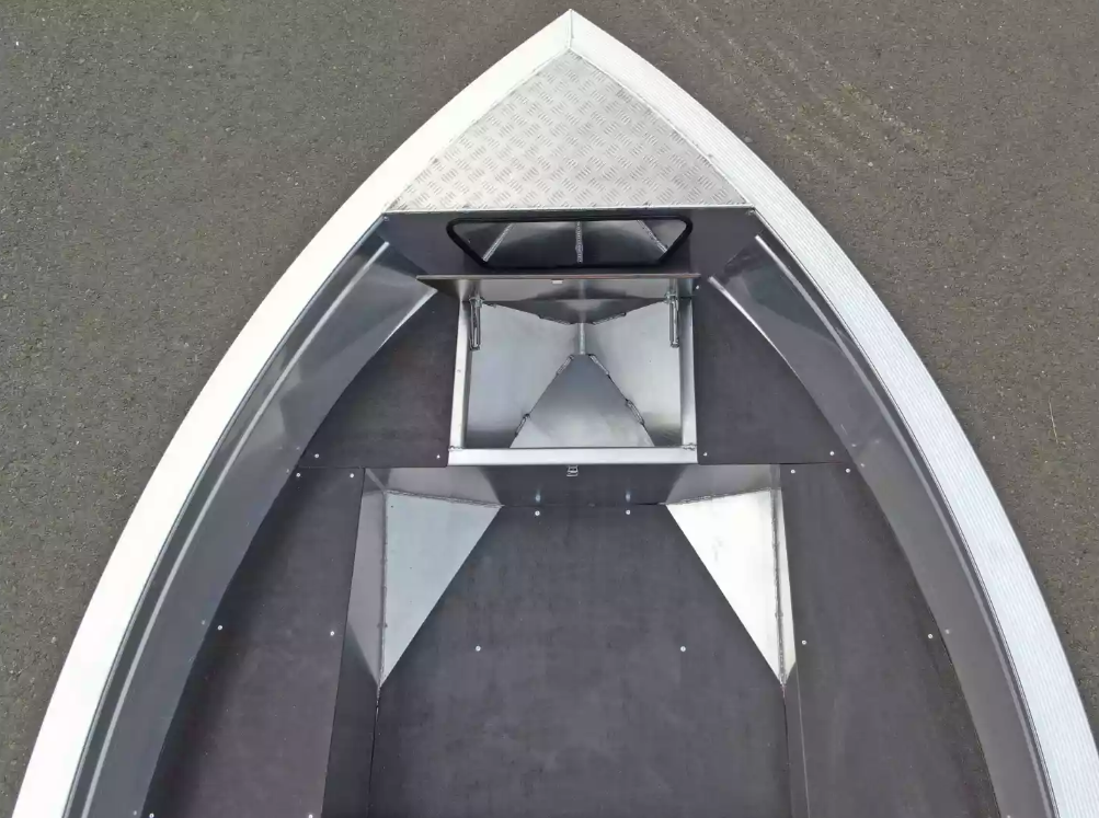 Алюминиевая лодка  Неман-420 в Ангарске