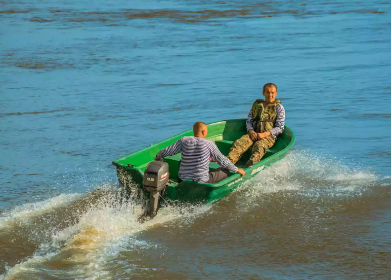 Стеклопластиковая лодка Neman-340 (тримаран) в Ангарске