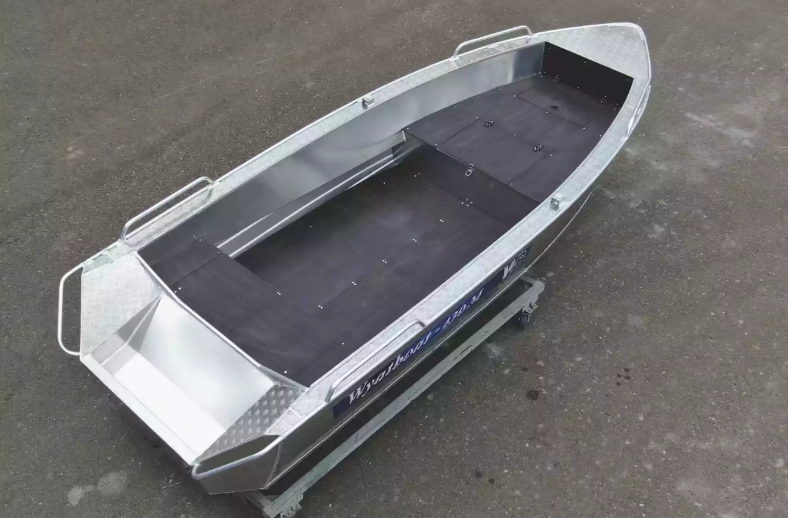 Алюминиевая лодка  Wyatboat-430М FISH в Ангарске