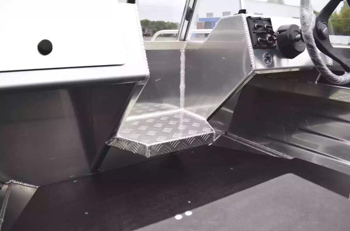 Алюминиевая лодка  Neman-400 PRO в Ангарске