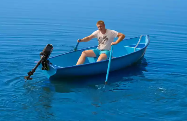 Стеклопластиковая лодка Омуль в Ангарске