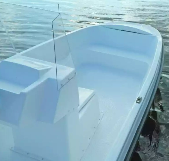 Стеклопластиковая лодка Пингвин с консолью (тримаран) в Ангарске