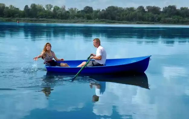 Стеклопластиковая лодка Дельфин в Ангарске