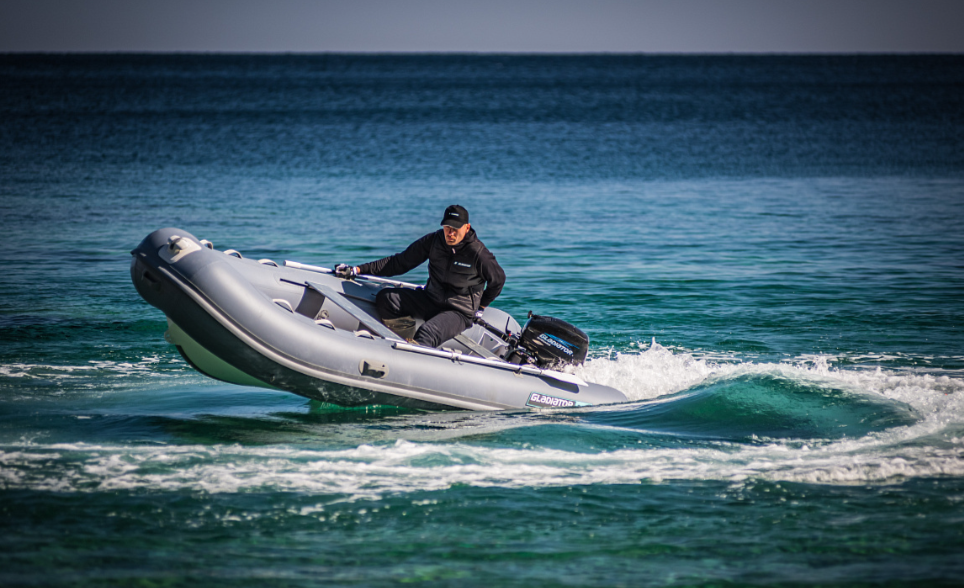 Лодка GLADIATOR RIB380AL в Ангарске