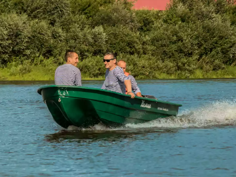 Стеклопластиковая лодка Neman-340 (тримаран) в Ангарске