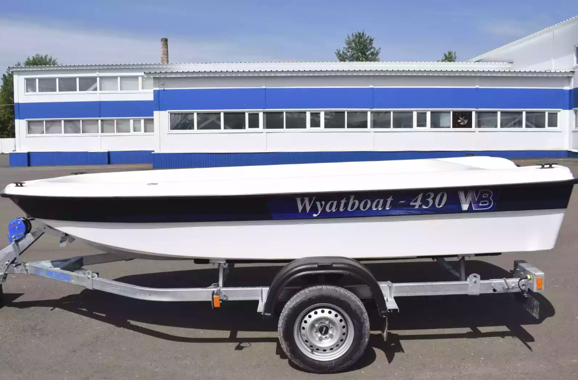 Стеклопластиковая лодка Wyatboat 430 тримаран в Ангарске