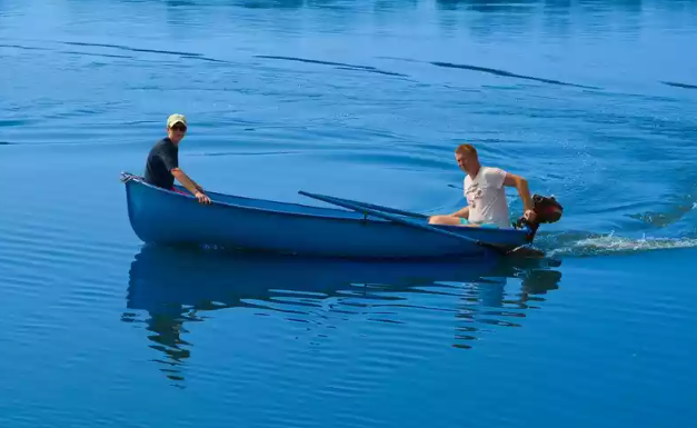 Стеклопластиковая лодка Омуль в Ангарске