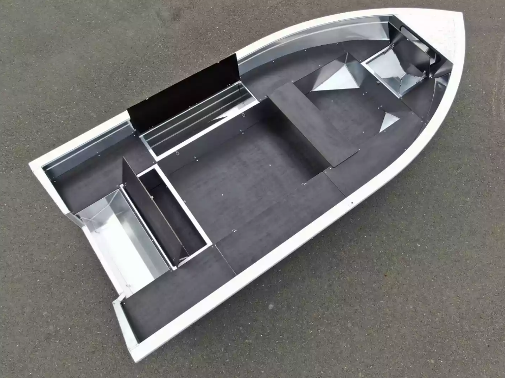 Алюминиевая лодка  Неман-420 в Ангарске