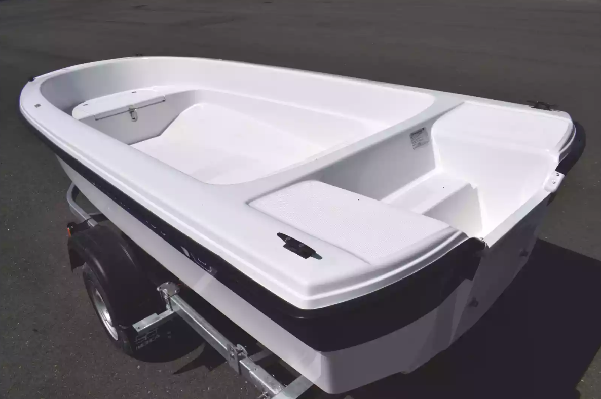 Стеклопластиковая лодка Wyatboat 430 тримаран в Ангарске