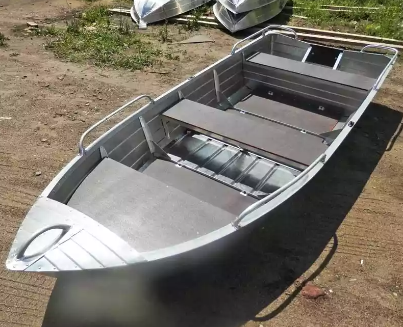 Алюминиевая лодка Вятка-Профи 37 в Ангарске