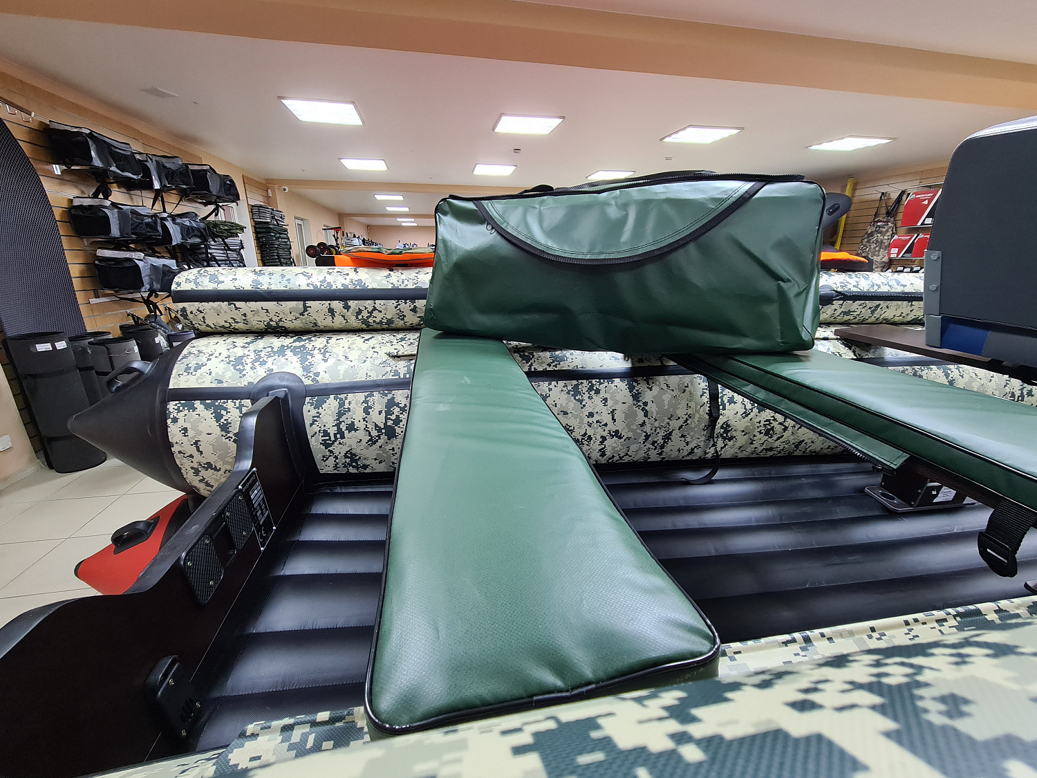 КОМПЛЕКТ МЯГКИХ НАКЛАДОК С СУМКОЙ ДЛЯ ЛОДОК 110Х20 ЗЕЛЕНЫЙ в Ангарске