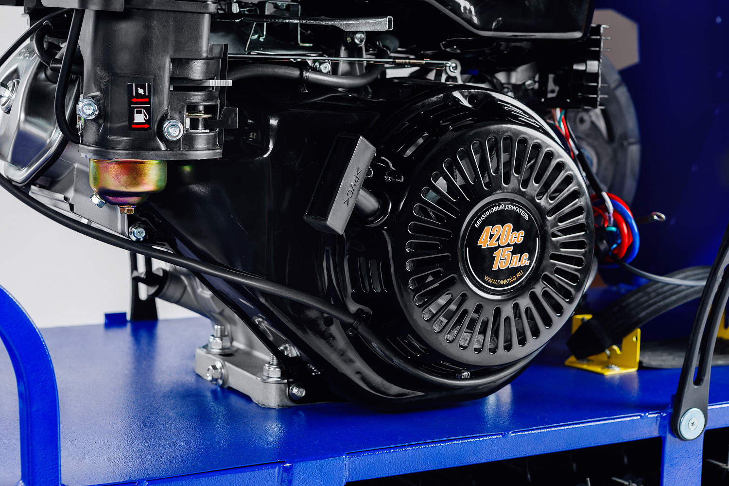 Мотобуксировщик SNOW DOG 17 с эл. запуском (DINKING) в Ангарске